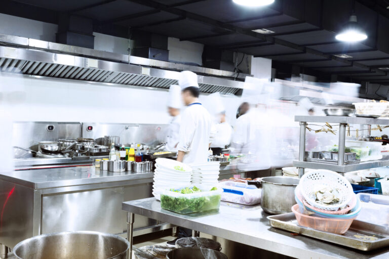 ATTREZZATURE PER UNA CUCINA PROFESSIONALE